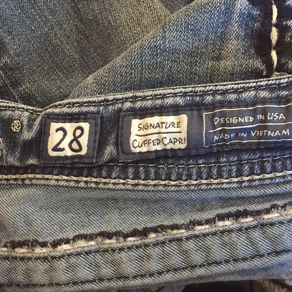 Miss Me Signature Cuffed Capris - Picture 7 of 8